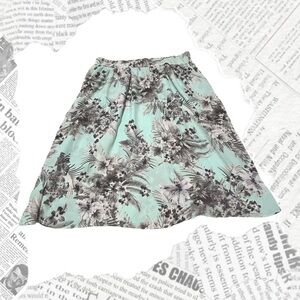 🌴 So Rad • Light Blue Mid Length Floral Skirt size S